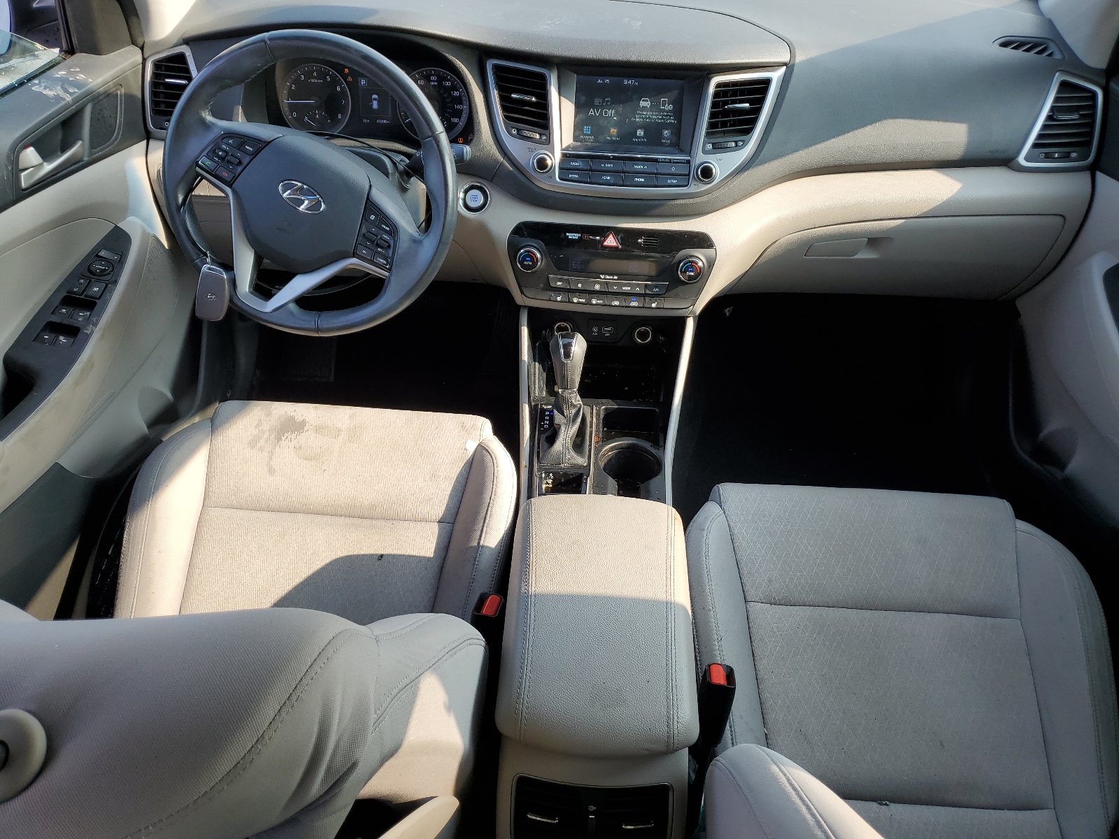 KM8J33A2XJU779829 2018 Hyundai Tucson Value