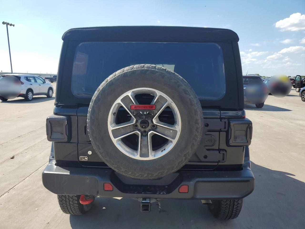 1C4HJXEN6KW543205 2019 Jeep Wrangler Unlimited Sahara