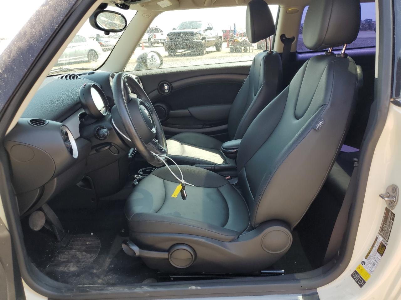 2013 Mini Cooper VIN: WMWSU3C55DT689752 Lot: 63535644