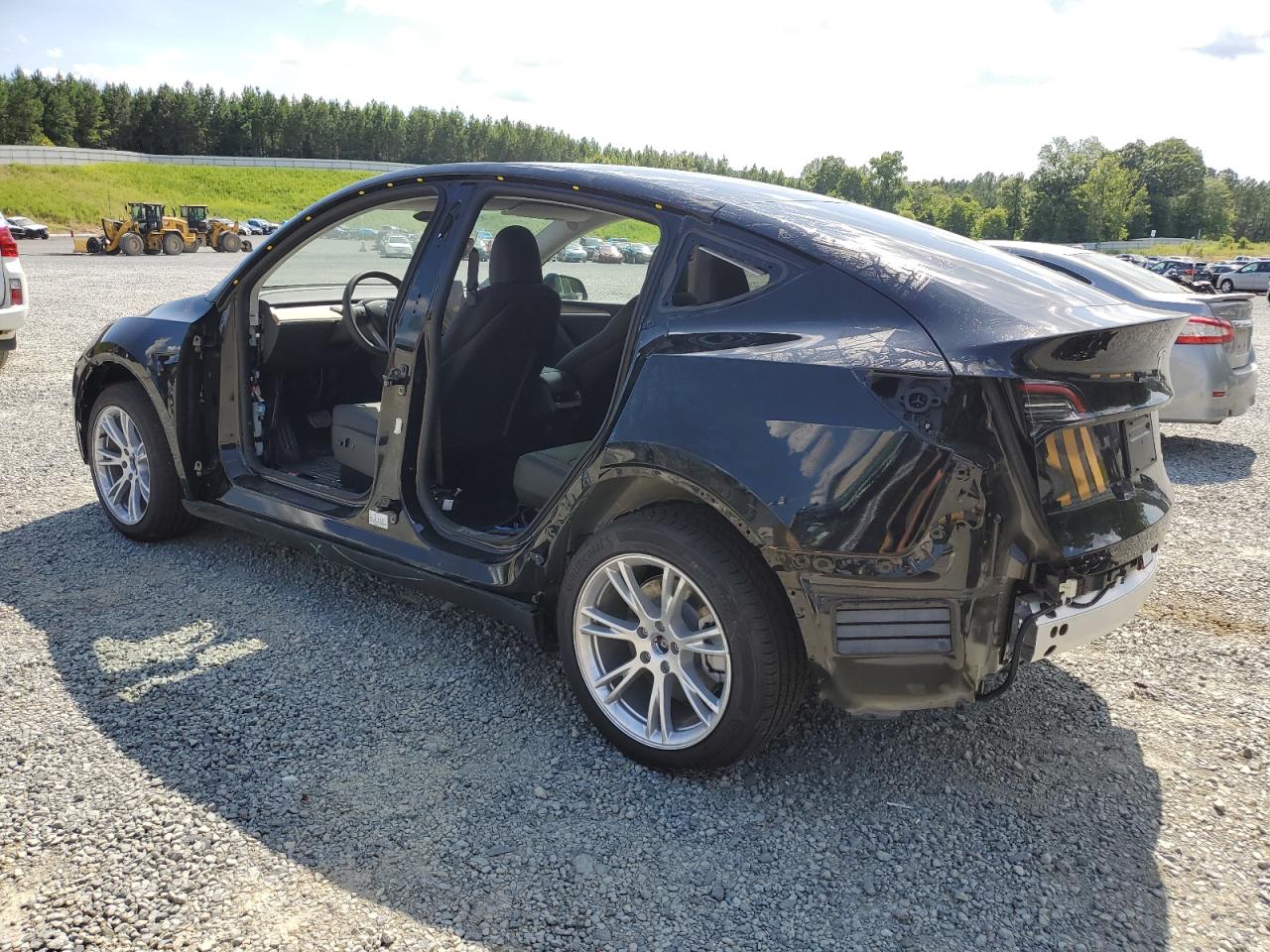 7SAYGDEE5PA181425 2023 TESLA MODEL Y - Image 2