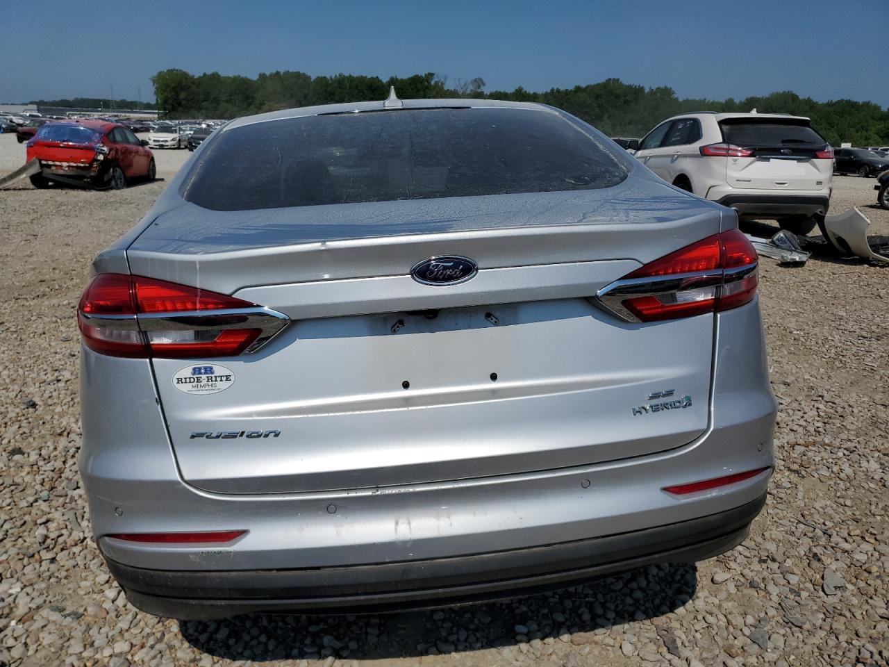 3FA6P0LU3KR105550 2019 Ford Fusion Se