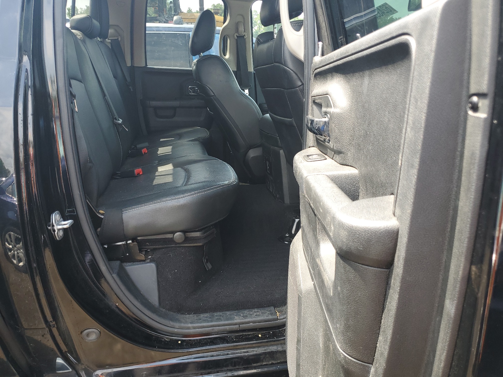 1C6RR7JT8ES427752 2014 Ram 1500 Laramie