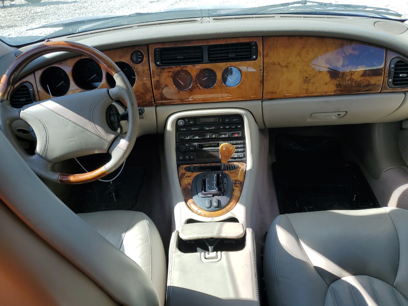 SAJGX224XWC020786 1998 Jaguar Xk8