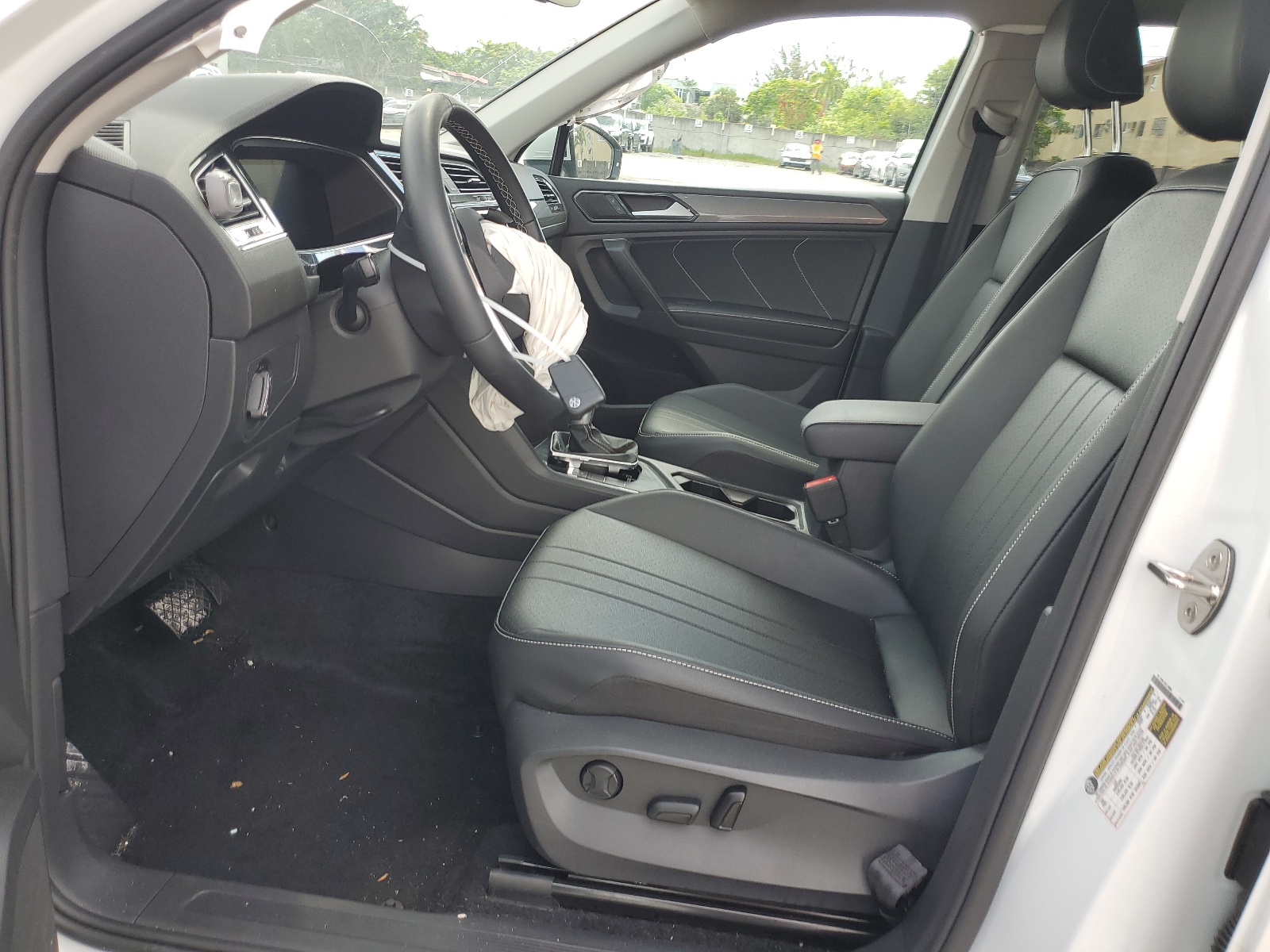 3VVNB7AX1PM028290 2023 Volkswagen Tiguan Se