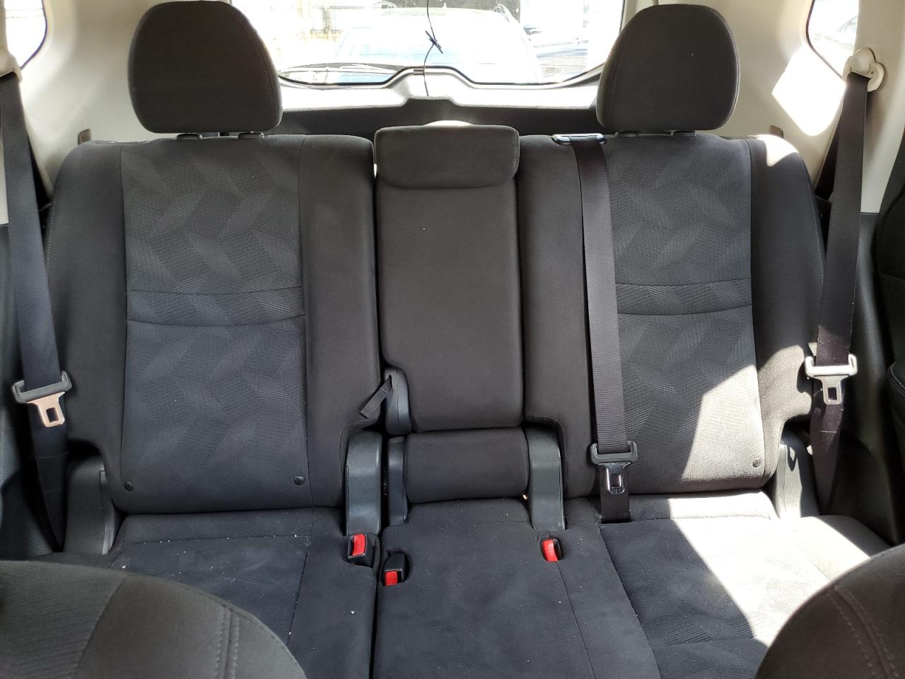 2015 Nissan Rogue S VIN: KNMAT2MV6FP505554 Lot: 64305094