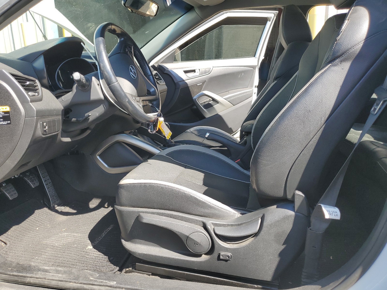 KMHTC6AE0FU242088 2015 Hyundai Veloster Turbo