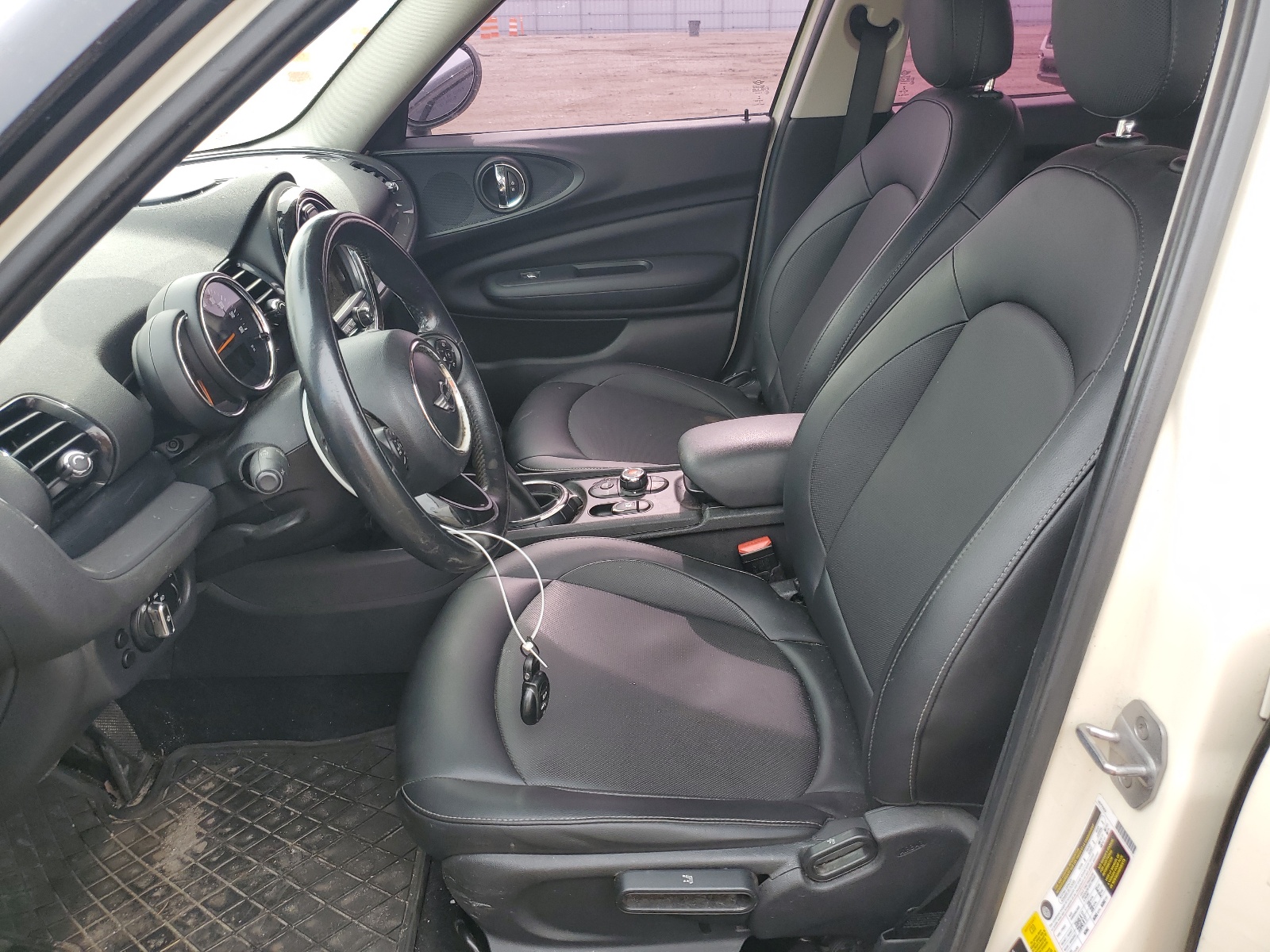 WMWLN5C39H2E33561 2017 Mini Cooper Clubman