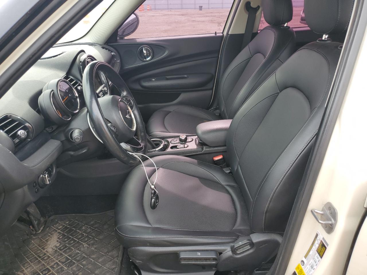 2017 Mini Cooper Clubman VIN: WMWLN5C39H2E33561 Lot: 61059764