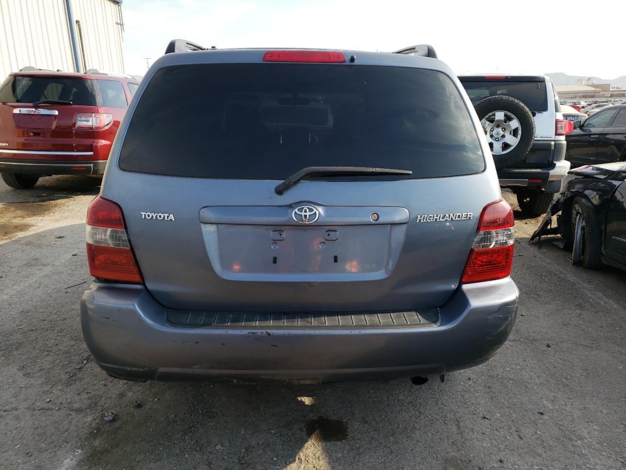 JTEDD21A140102157 2004 Toyota Highlander