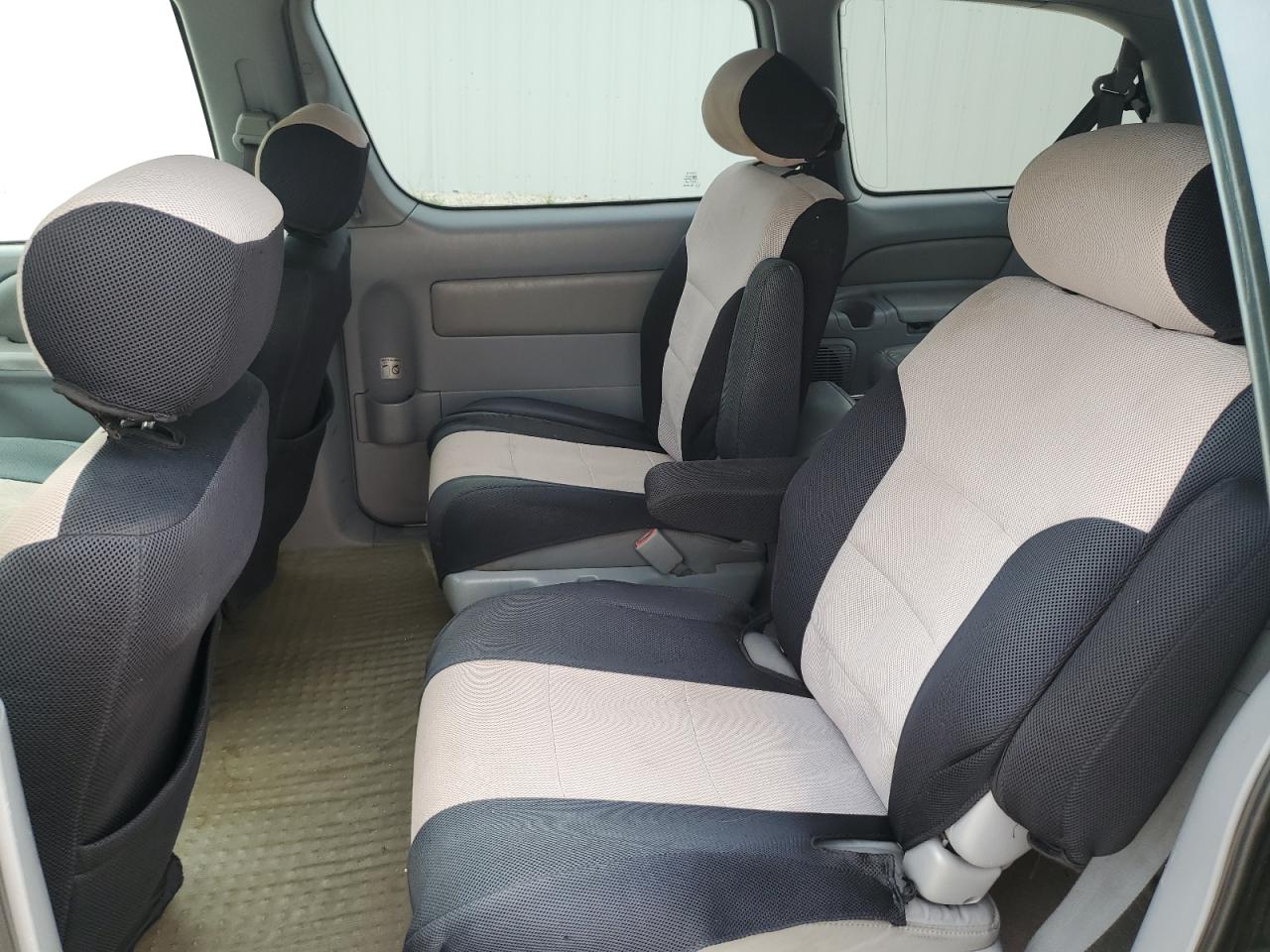 2000 Toyota Sienna Le VIN: 4T3ZF13C3YU277329 Lot: 62873394