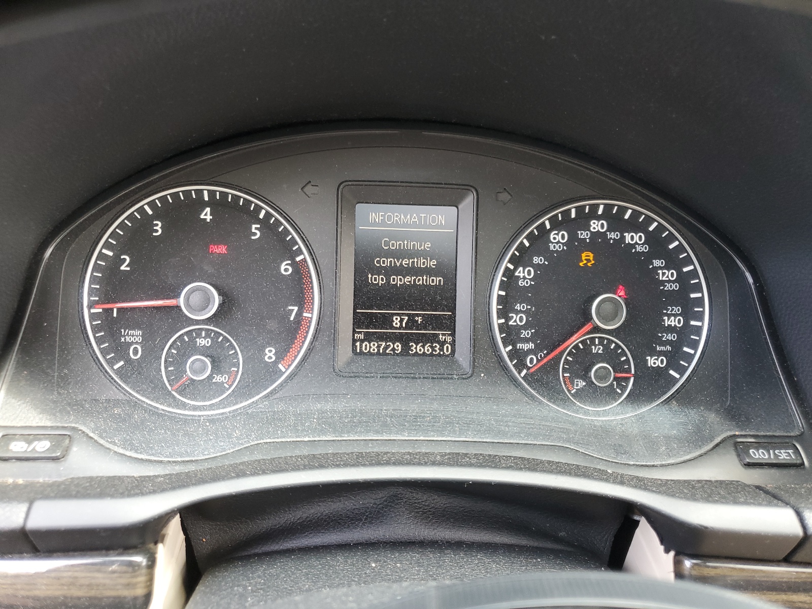 WVWFW8AH0EV005995 2014 Volkswagen Eos Lux