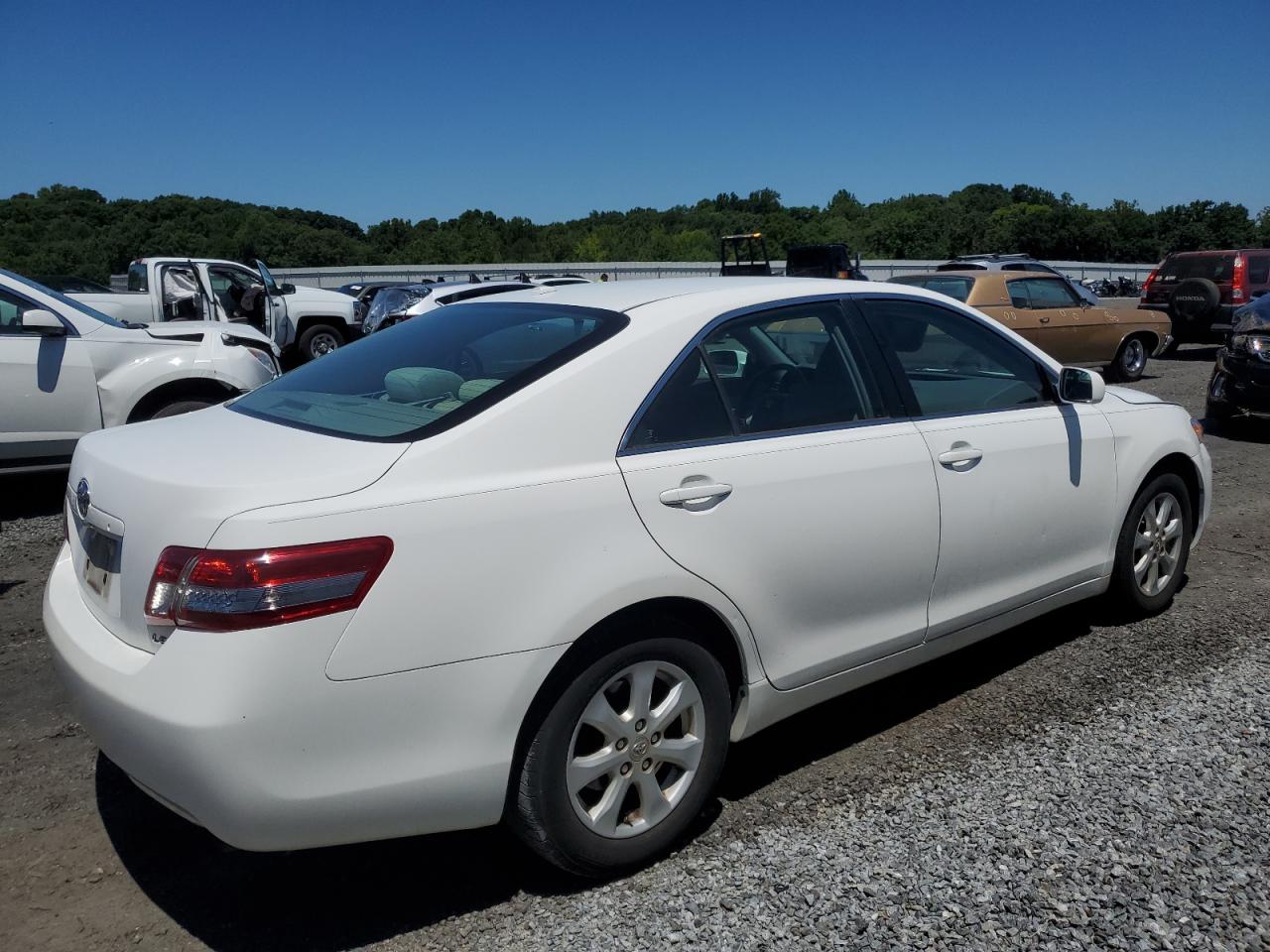 2011 Toyota Camry - Image 3
