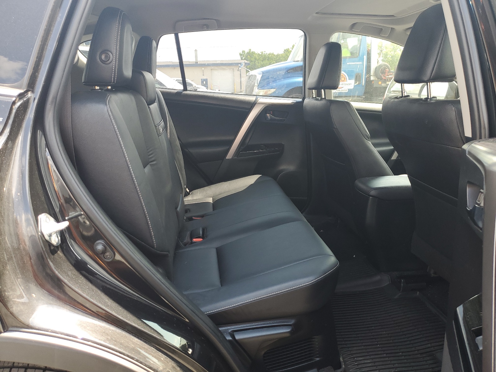 JTMDJREV1HD084115 2017 Toyota Rav4 Hv Limited