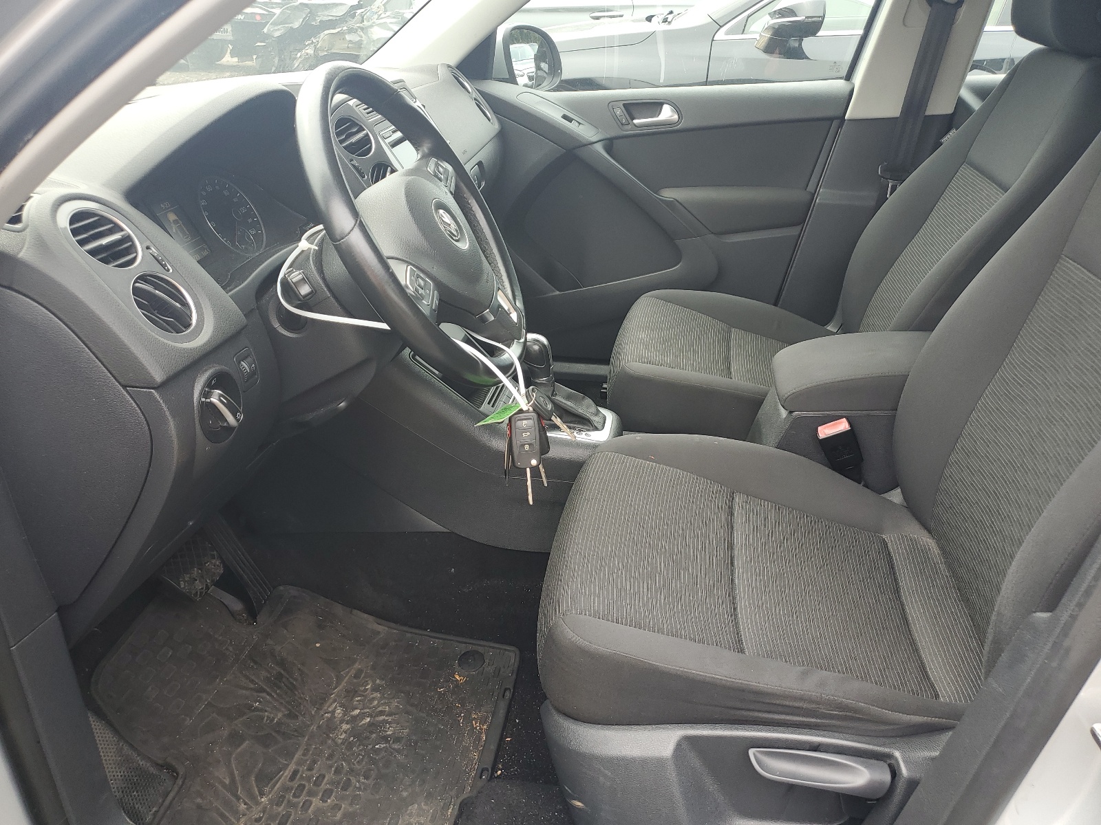 WVGAV3AX5DW612180 2013 Volkswagen Tiguan S