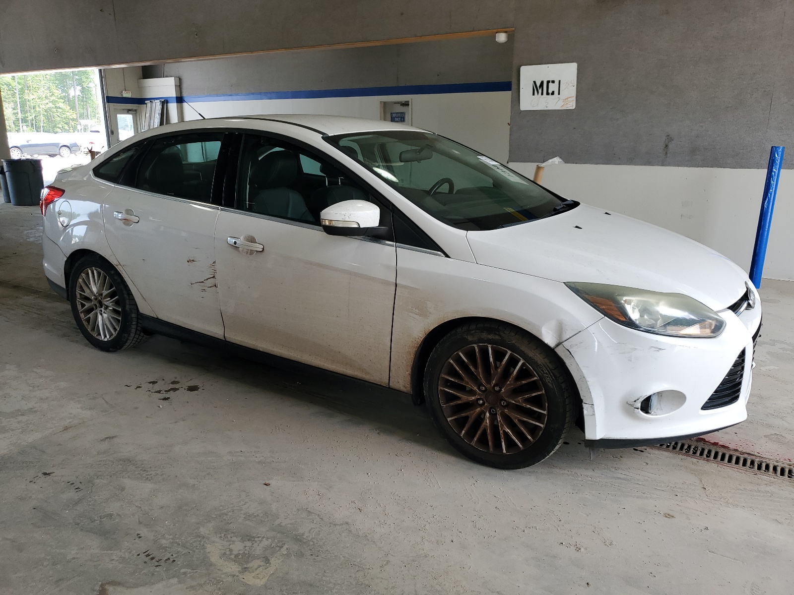 2014 Ford Focus Titanium vin: 1FADP3J25EL222043