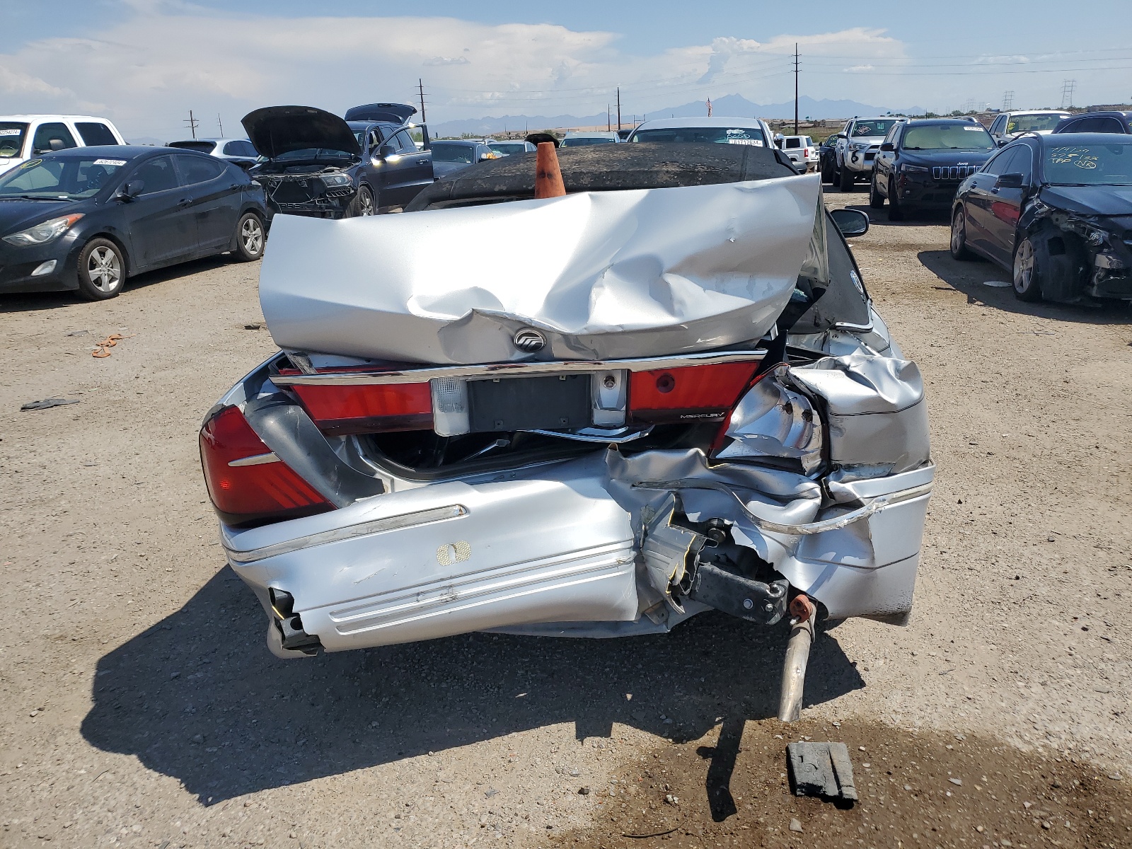 2MEFM74W1YX711174 2000 Mercury Grand Marquis Gs