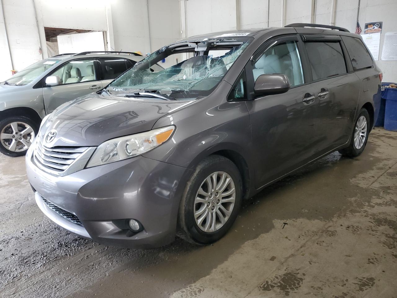 5TDYK3DC7FS562261 2015 TOYOTA SIENNA - Image 1