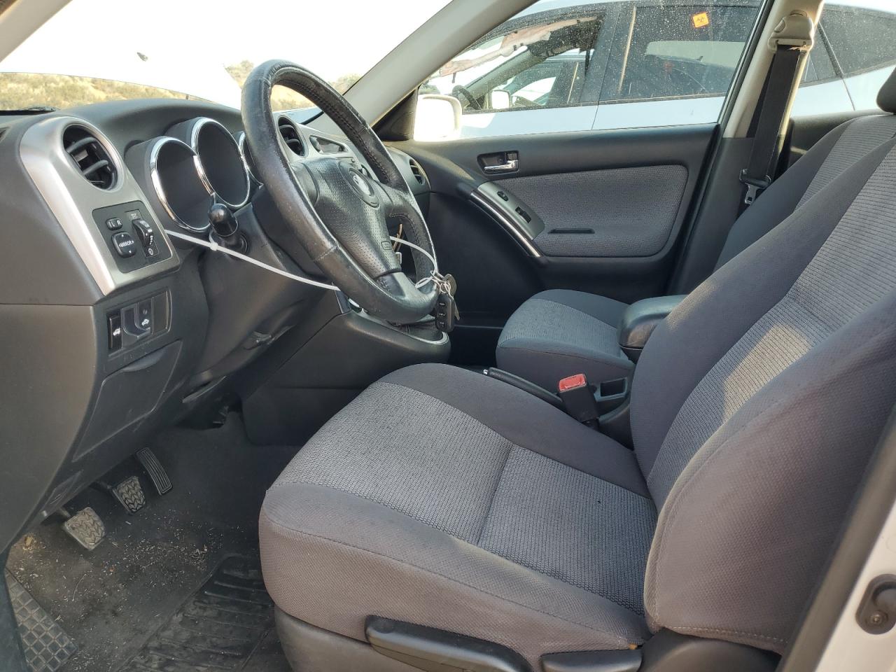 2005 Toyota Corolla Matrix Xr VIN: 2T1KR32E05C329688 Lot: 63257984