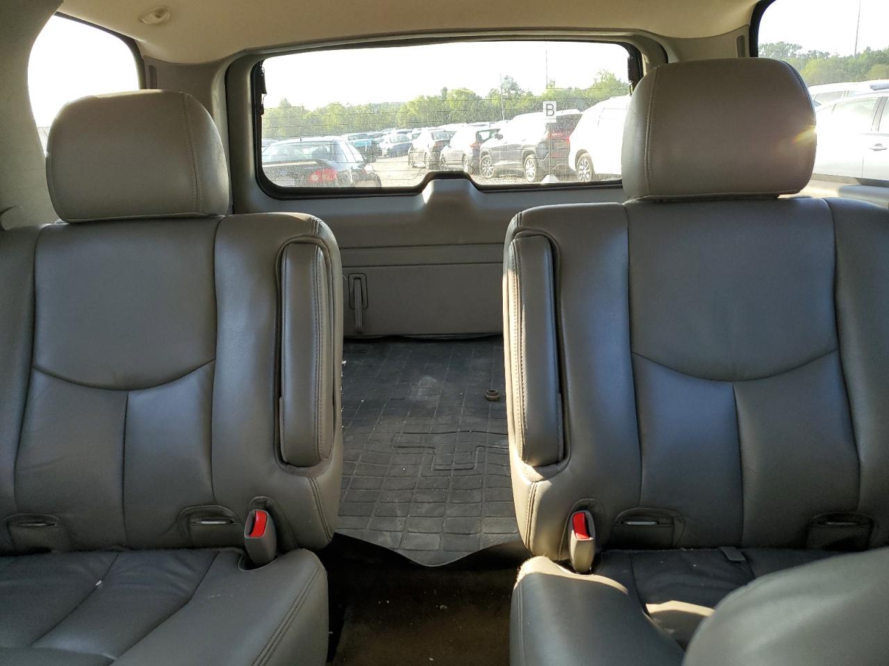 2005 Chevrolet Tahoe K1500 VIN: 1GNEK13T55J118811 Lot: 60955474