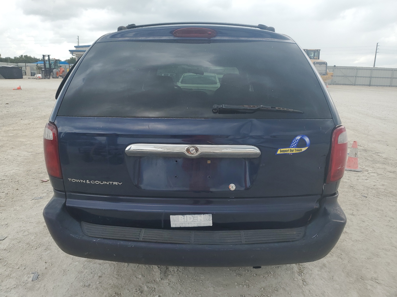2C4GP24R73R255365 2003 Chrysler Town & Country