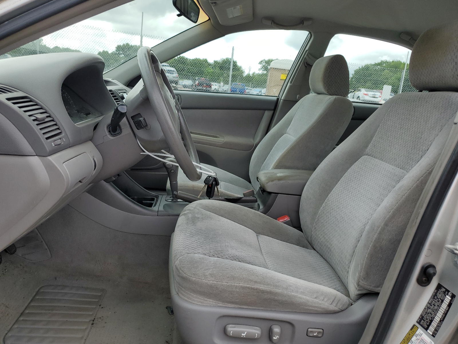 4T1BE32KX4U831011 2004 Toyota Camry Le