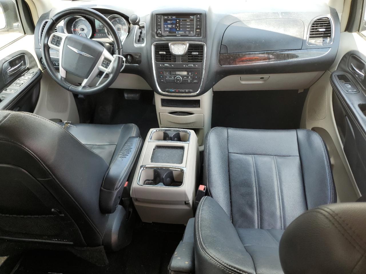 2014 Chrysler Town & Country Touring VIN: 2C4RC1BG1ER215561 Lot: 64362304