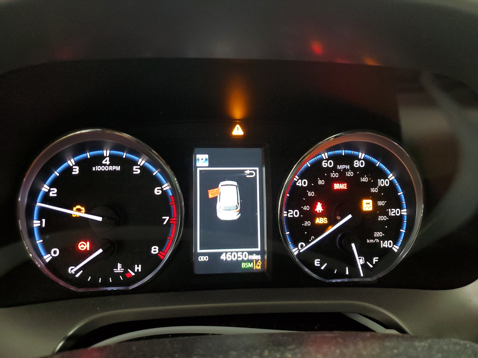 JTMDFREVXJJ719681 2018 Toyota Rav4 Limited