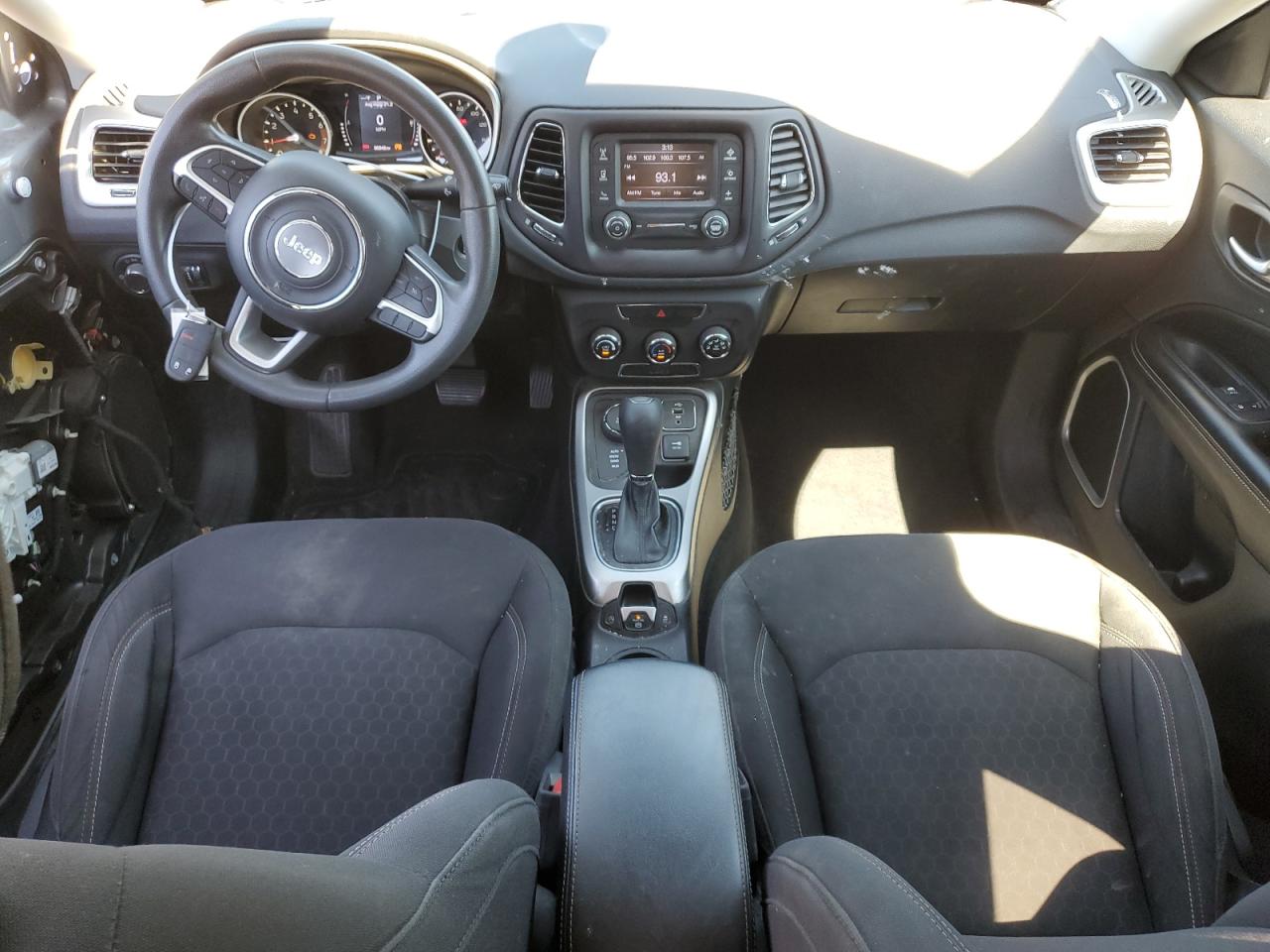 2018 Jeep Compass Sport VIN: 3C4NJDAB5JT232947 Lot: 62067534