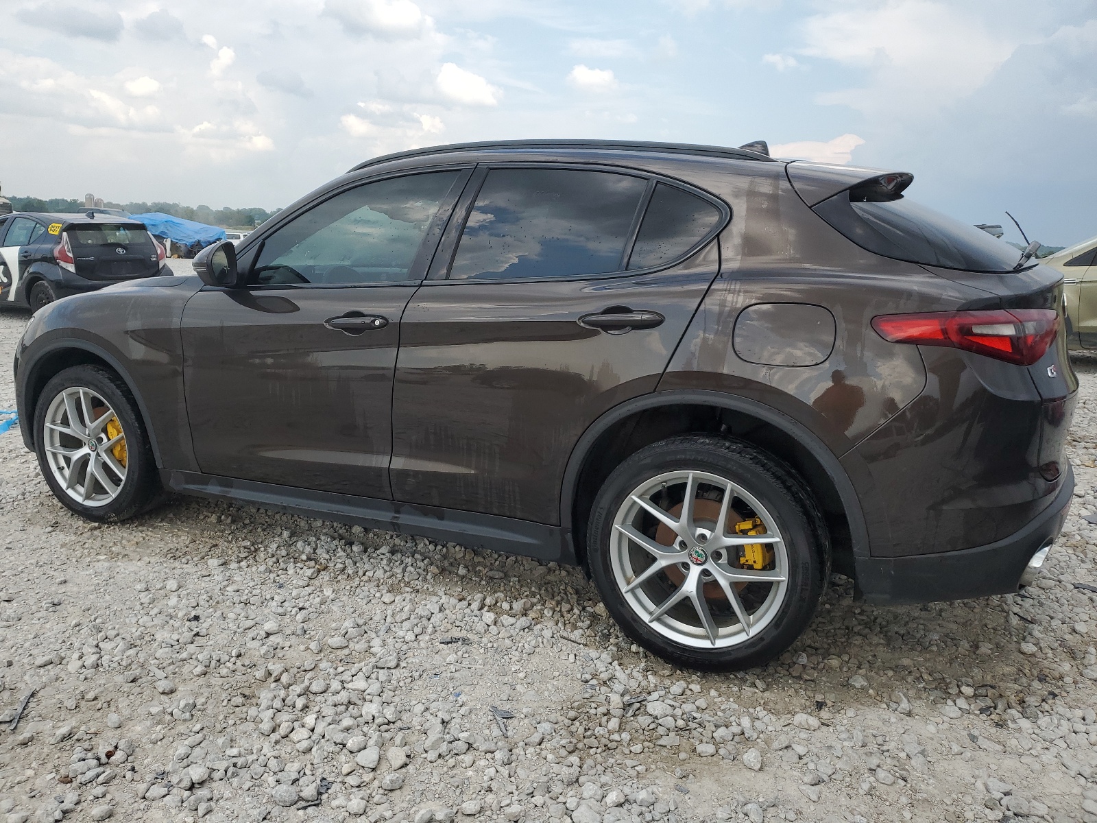 2018 Alfa Romeo Stelvio Ti Sport vin: ZASFAKNN3J7C28744