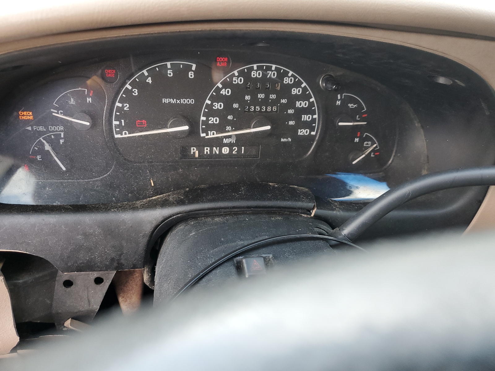 1FMYU60E7YUA49394 2000 Ford Explorer Sport