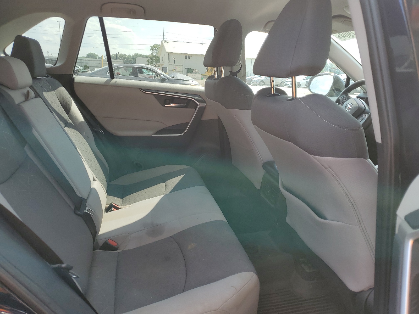 2T3P1RFV3MW204943 2021 Toyota Rav4 Xle