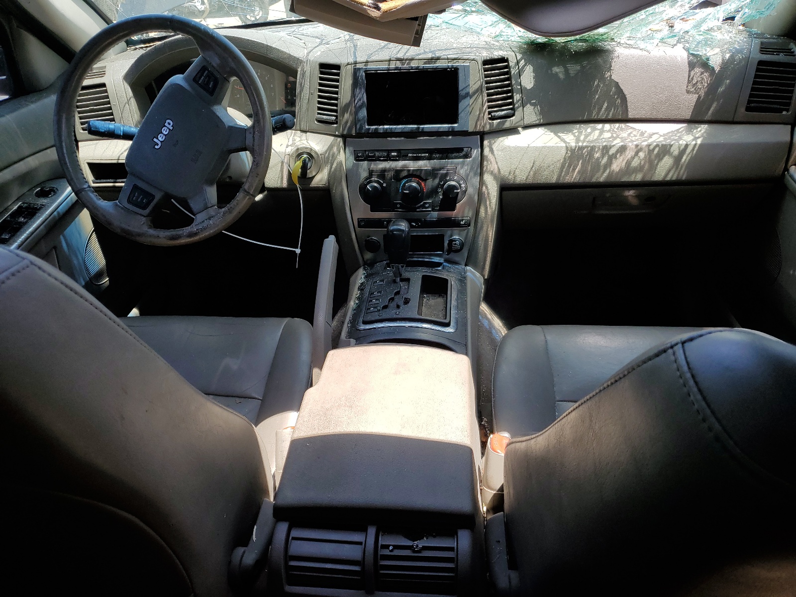 1J4GR48KX5C553109 2005 Jeep Grand Cherokee Laredo