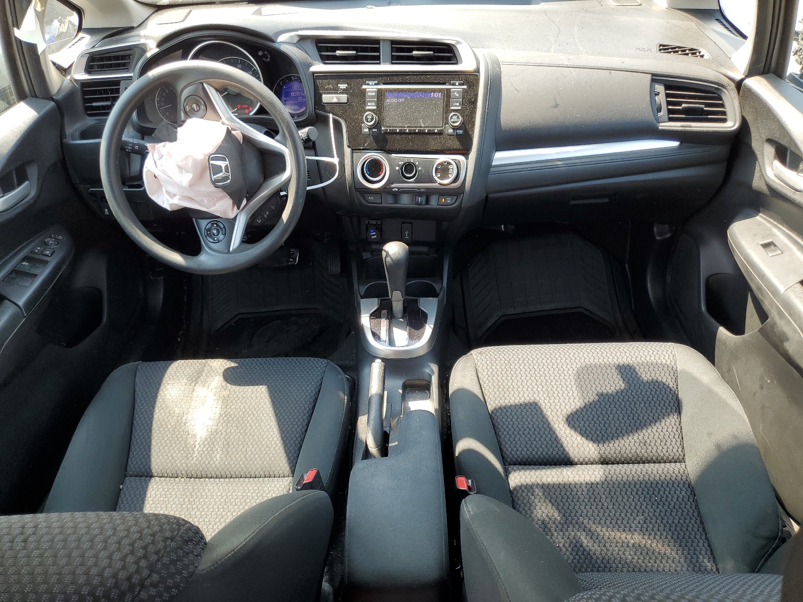 3HGGK5H43KM700495 2019 Honda Fit Lx