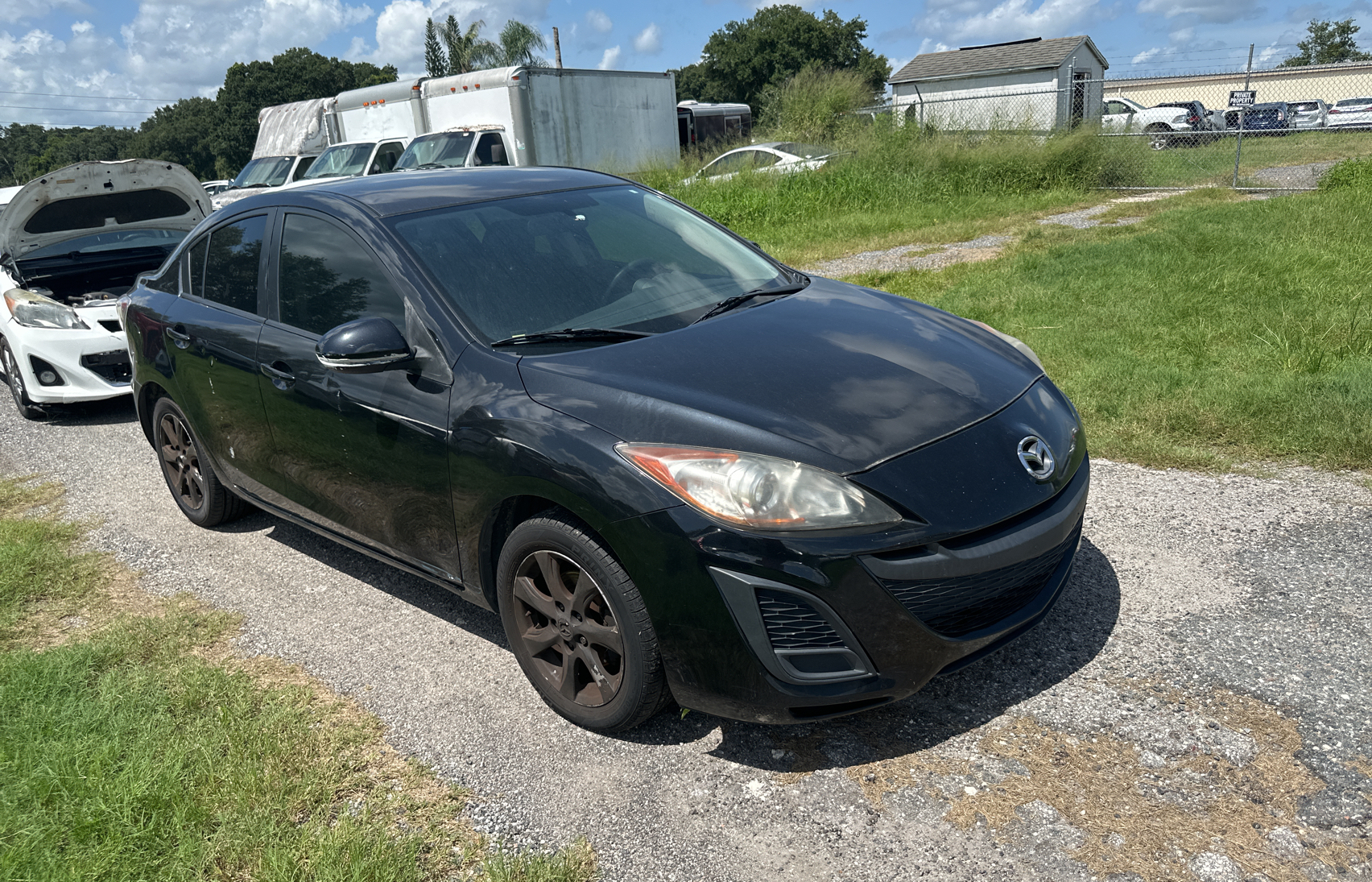 JM1BL1VF8B1400842 2011 Mazda 3 I