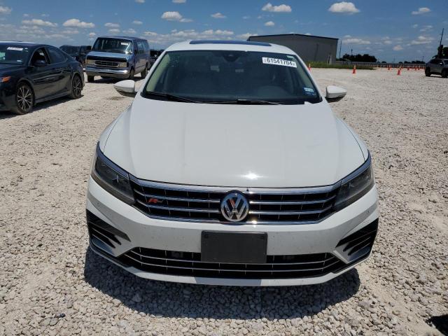  VOLKSWAGEN PASSAT 2019 Белый