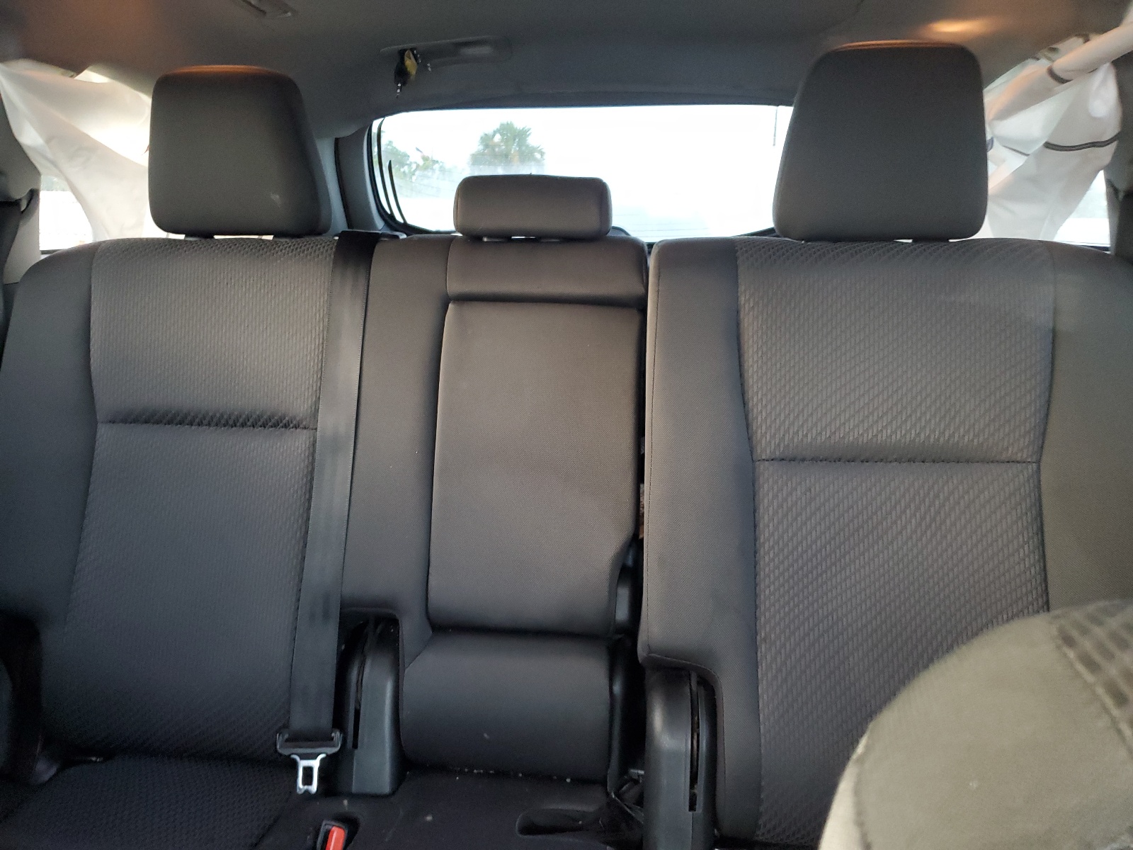 5TDZARFH2KS042241 2019 Toyota Highlander Le