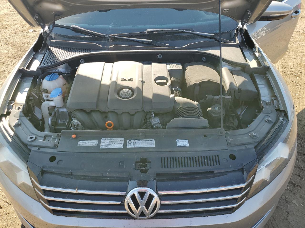 1VWBP7A35CC019049 2012 Volkswagen Passat Se