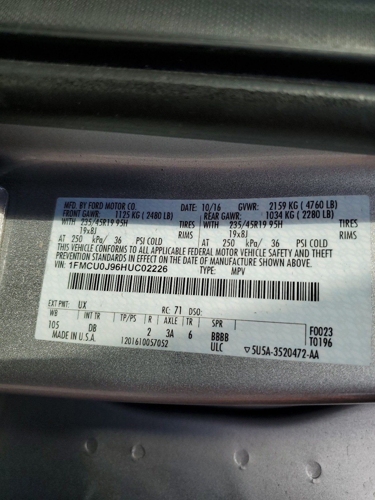 1FMCU0J96HUC02226 2017 Ford Escape Titanium