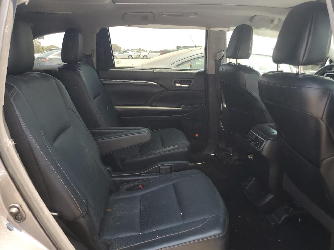 2017 Toyota Highlander Limited VIN: 5TDDZRFH1HS379804 Lot: 63875034