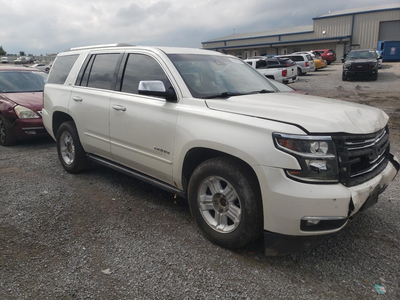 VIN 1GNSKCKC0FR274273 2015 CHEVROLET TAHOE no.4