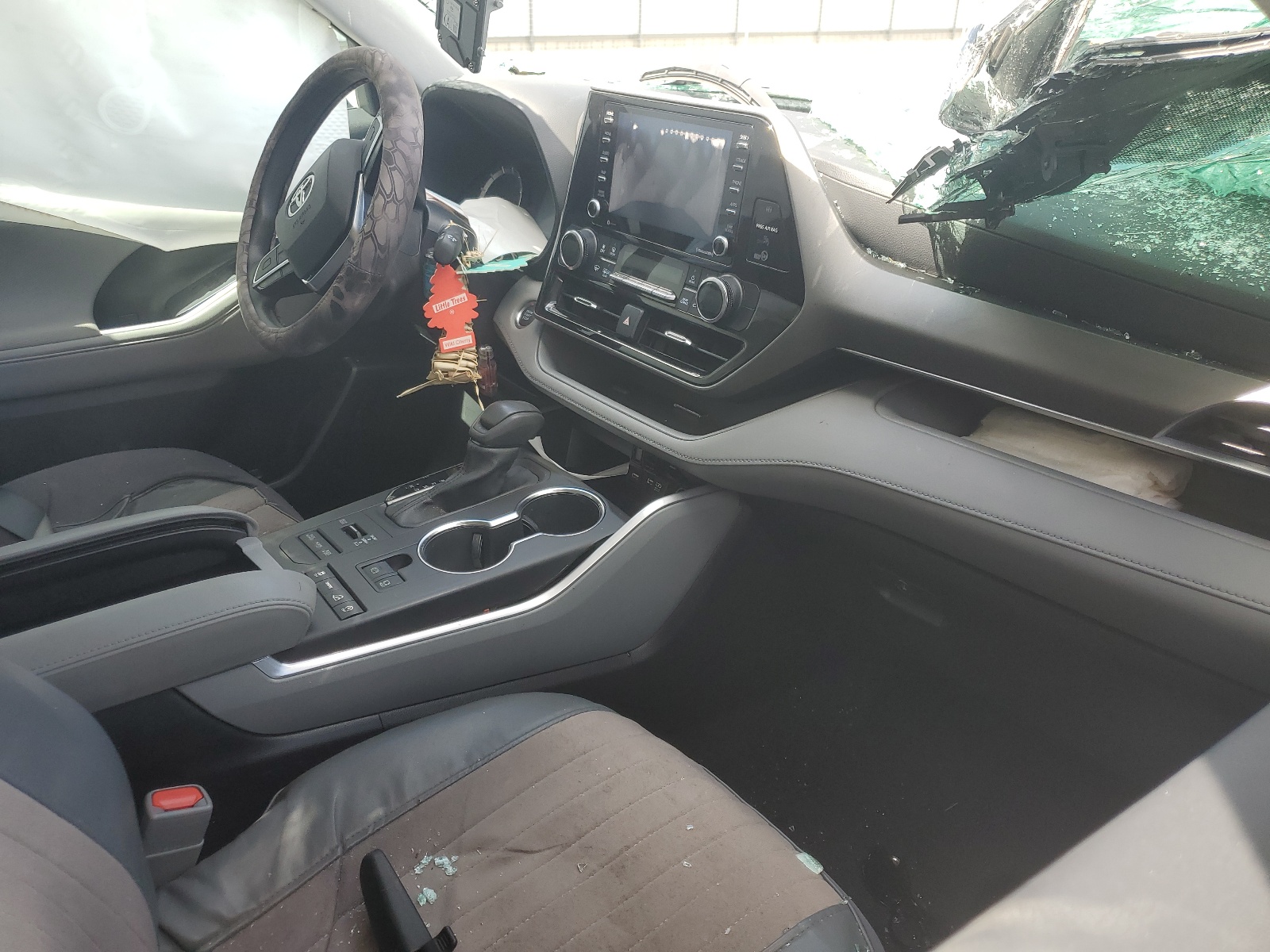 5TDCZRBH9MS135670 2021 Toyota Highlander L