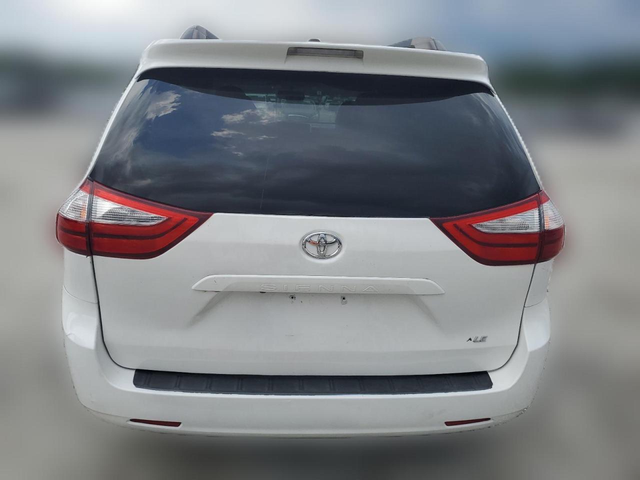 2017 Toyota Sienna Le VIN: 5TDKZ3DC2HS849222 Lot: 65810004