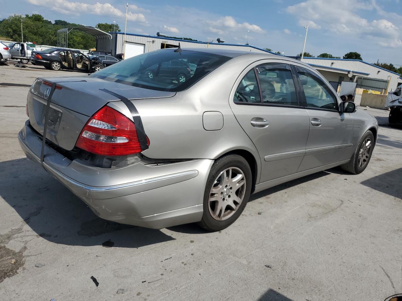2004 Mercedes-Benz E 320 VIN: WDBUF65J34A445688 Lot: 61600144