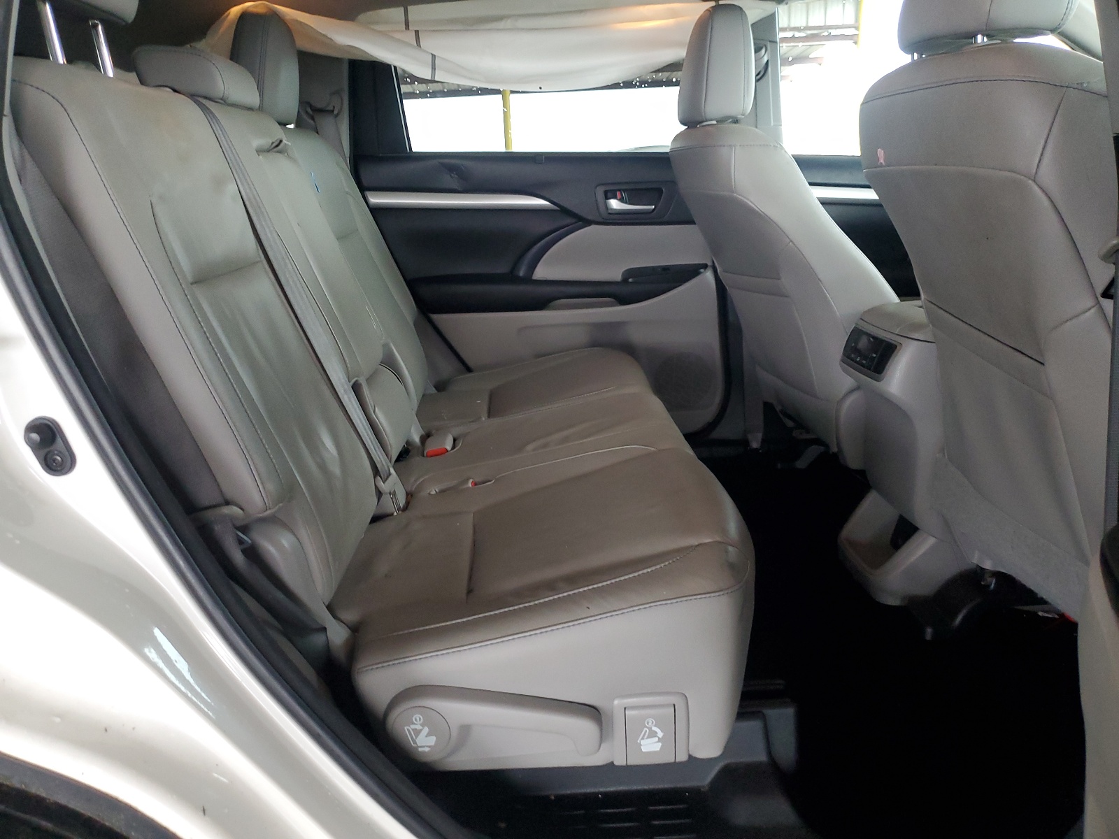 5TDJKRFH3GS255488 2016 Toyota Highlander Xle