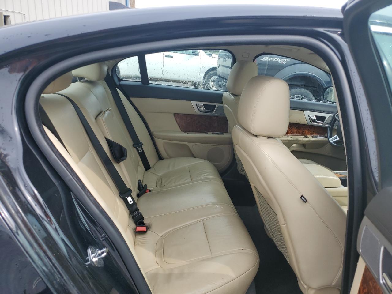 2015 Jaguar Xf 2.0T Premium VIN: SAJWA0FS3FPU47035 Lot: 64114774