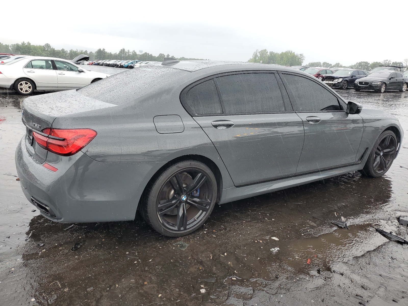 2018 BMW 750 Xi vin: WBA7F2C52JB238919