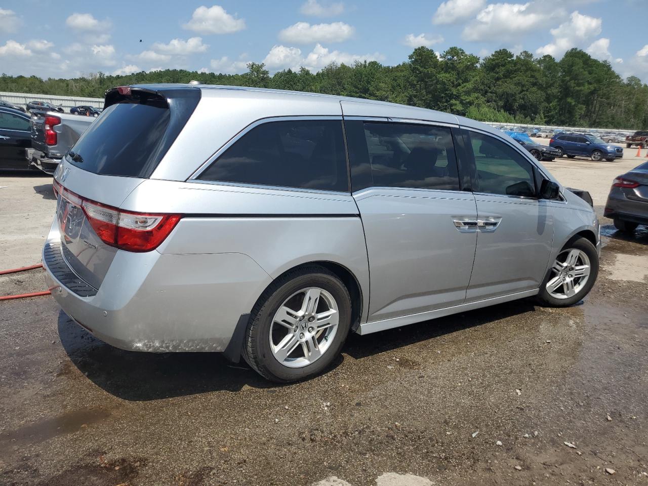 VIN 5FNRL5H95DB022629 2013 HONDA ODYSSEY no.3