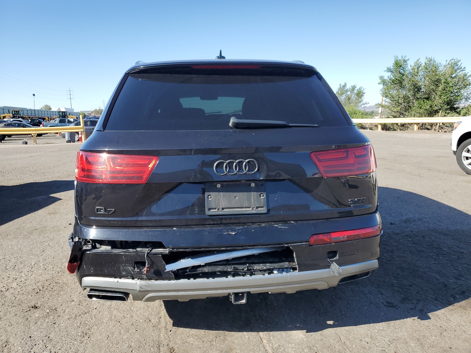 WA1VAAF72HD000206 2017 Audi Q7 Prestige