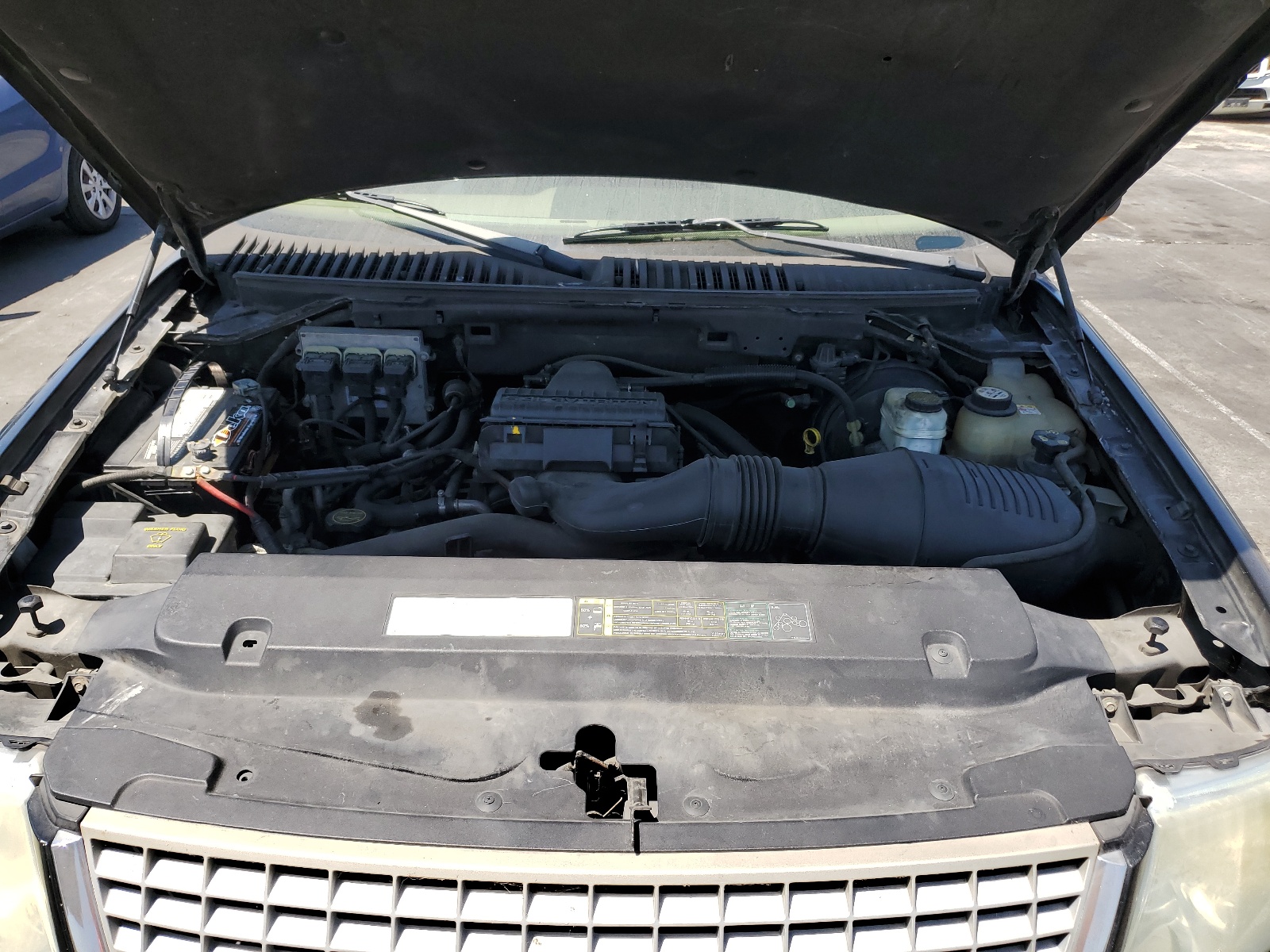 1FMFU17525LB01466 2005 Ford Expedition Eddie Bauer