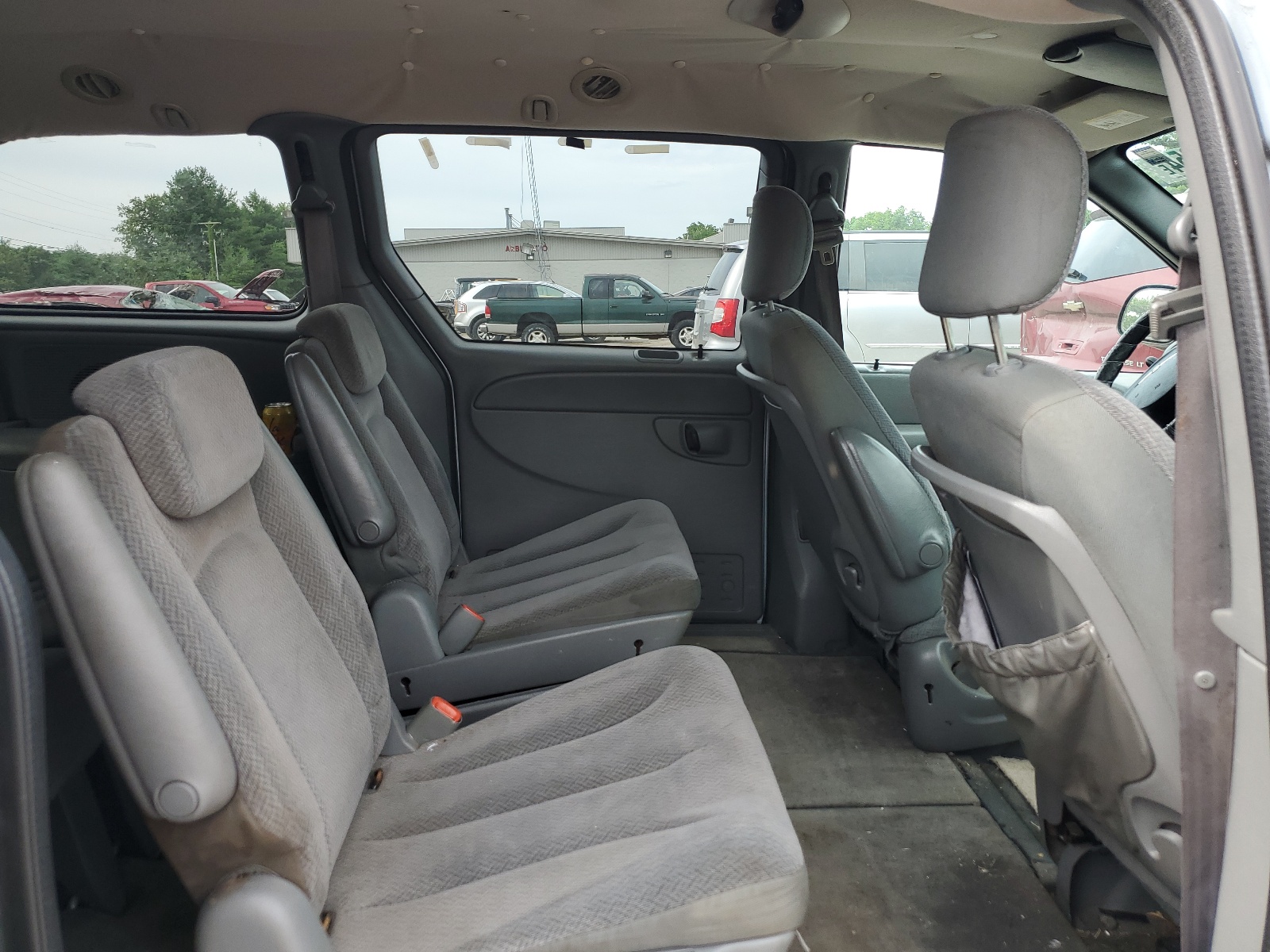 2C4GP44RX5R101067 2005 Chrysler Town & Country Lx